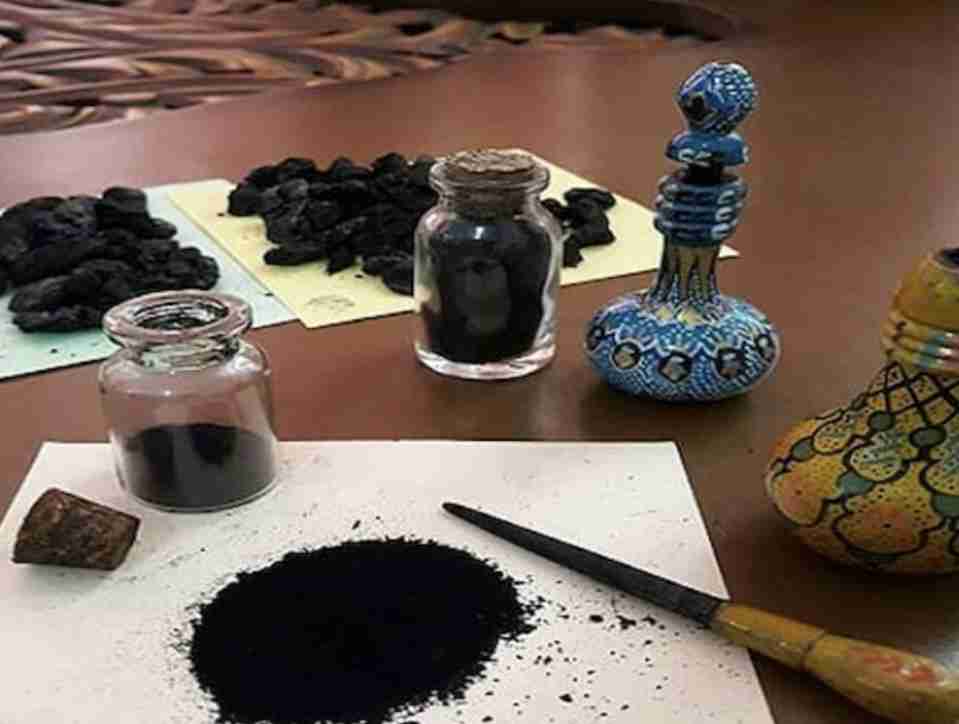 تصویر 1 از خرید سرمه گیاهی چشم با روغن زیتون